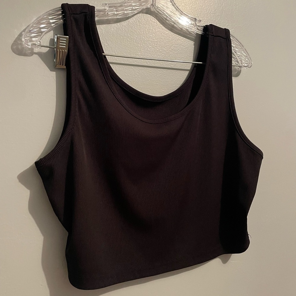 Black Women’s Cropped Tank Top Ribbed Size 2XL EUC Basic Neutral Stretchy Layer - Picture 2 of 9